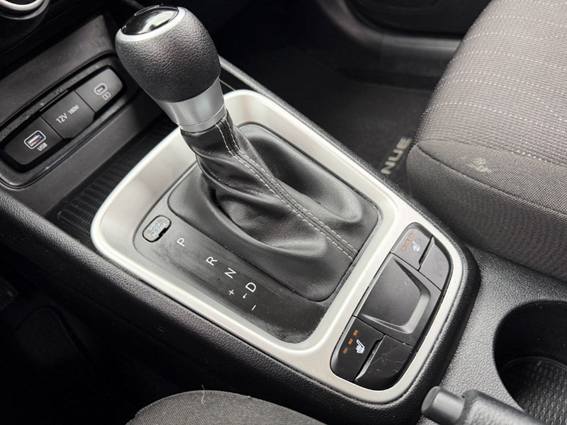 2024 Hyundai Venue Essential IVT