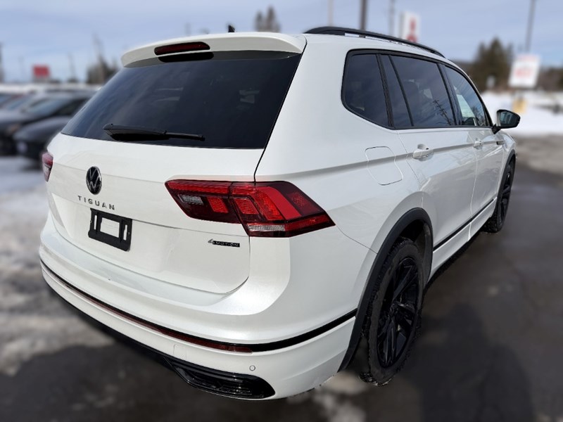 2024 Volkswagen Tiguan Comfortline R-Line Black Edition 4MOTION