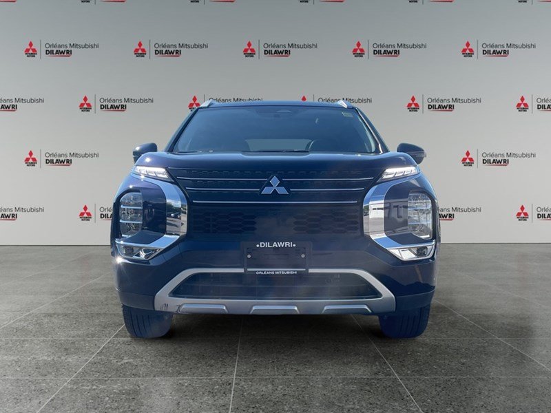 2024 Mitsubishi Outlander LE S-AWC