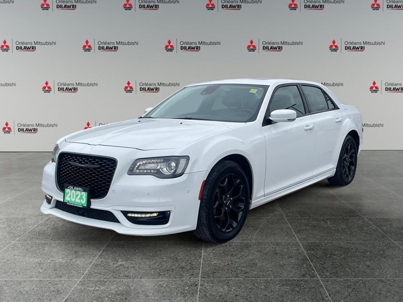 2023 Chrysler 300 300 Touring L AWD