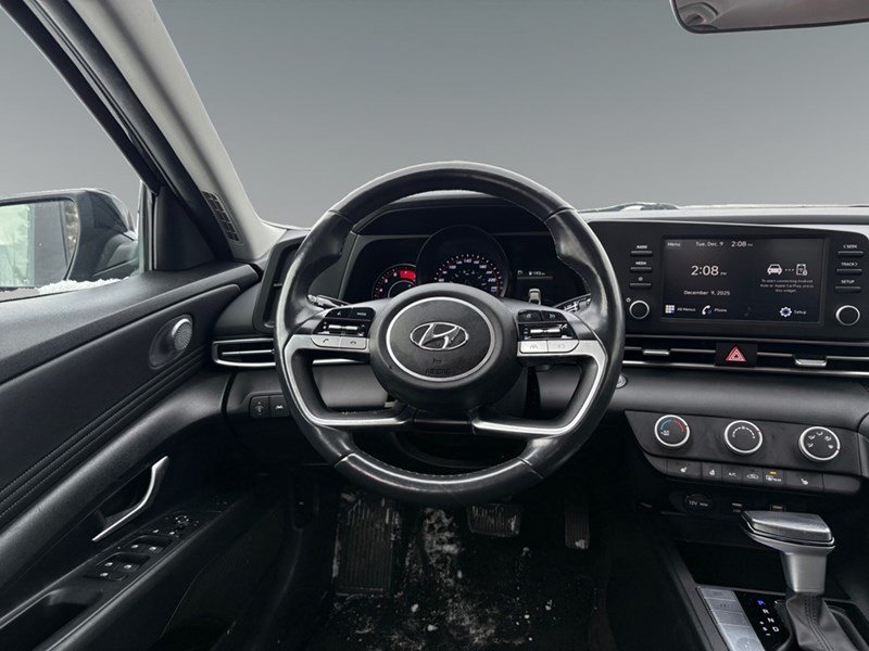 2022 Hyundai Elantra Preferred IVT