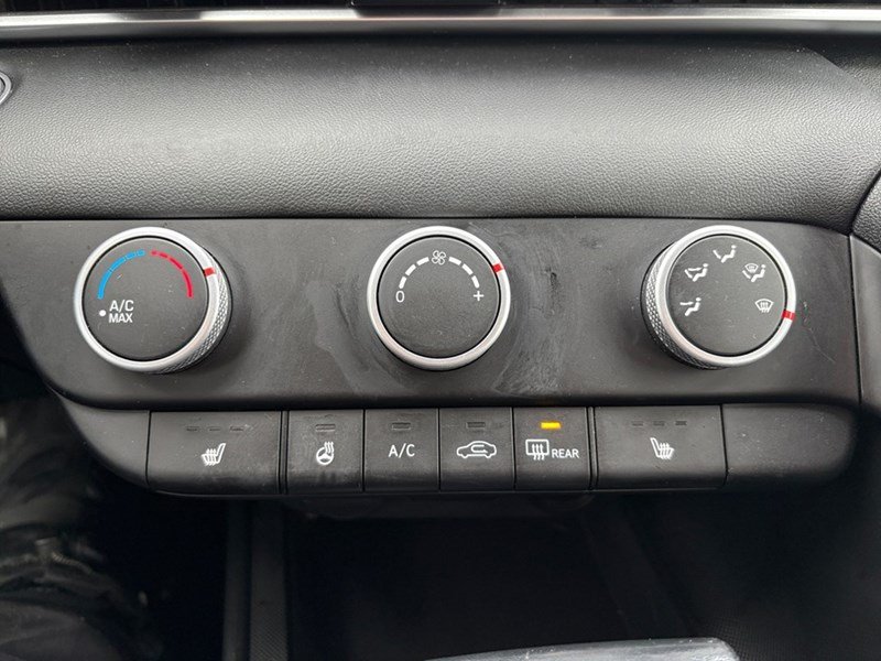 2022 Hyundai Elantra Preferred IVT