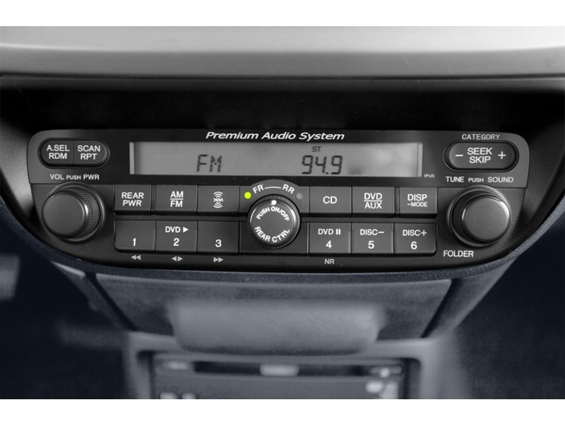 2010 Honda Odyssey 4dr Wgn Touring w/RES & Navi Interior Shot 2