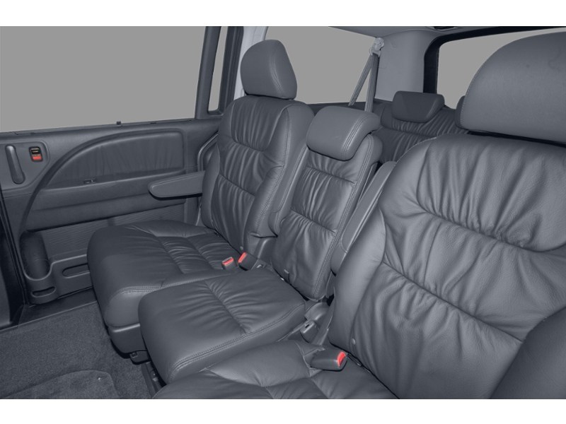 2010 Honda Odyssey 4dr Wgn Touring w/RES & Navi Interior Shot 6