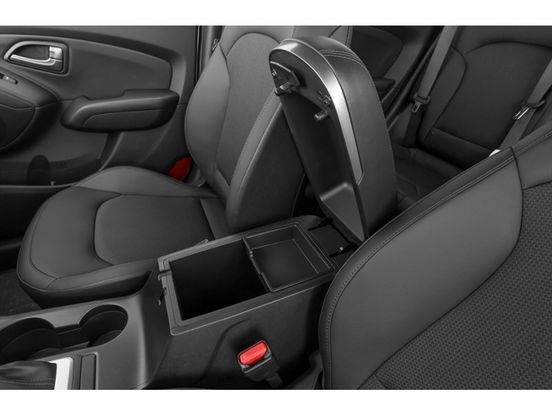 TITANIUM GREY 2015 Hyundai Tucson AWD 4dr Auto GLS interior