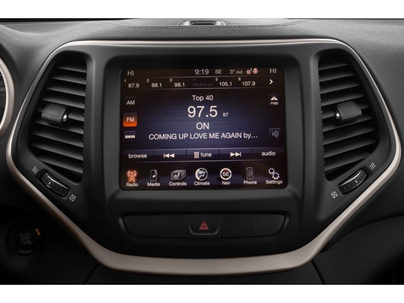 2017 Jeep Cherokee 4WD 4dr Limited Interior Shot 2