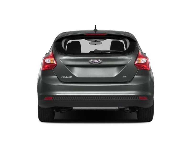 TUXEDO BLACK METALLIC 2014 Ford Focus 5dr HB SE exterior
