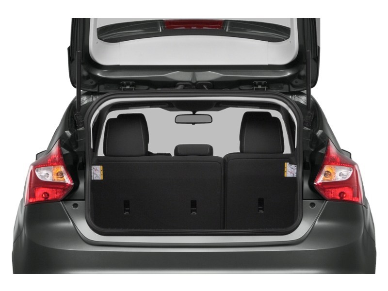 TUXEDO BLACK METALLIC 2014 Ford Focus 5dr HB SE exterior