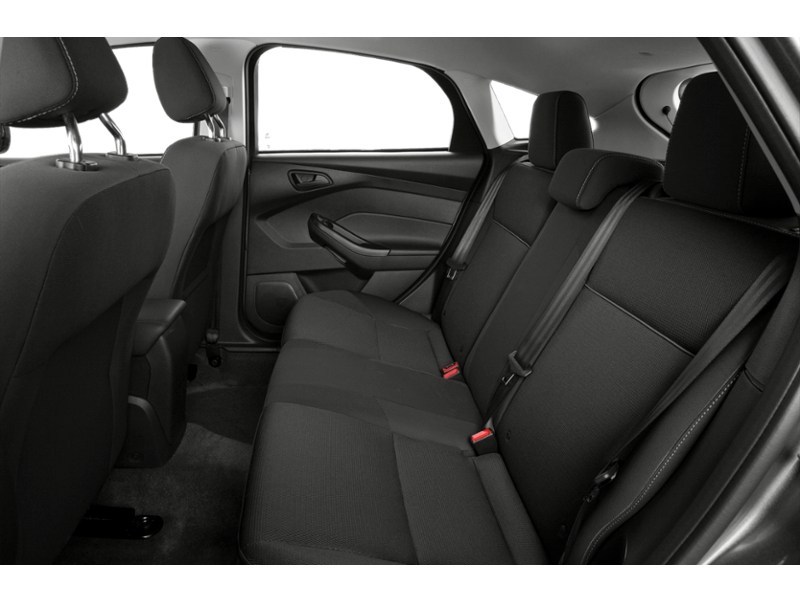 TUXEDO BLACK METALLIC 2014 Ford Focus 5dr HB SE interior