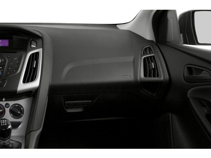 TUXEDO BLACK METALLIC 2014 Ford Focus 5dr HB SE interior