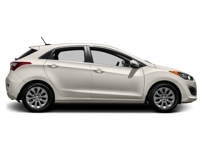 2016 Hyundai Elantra GT 5dr HB Auto GL Exterior Shot 11