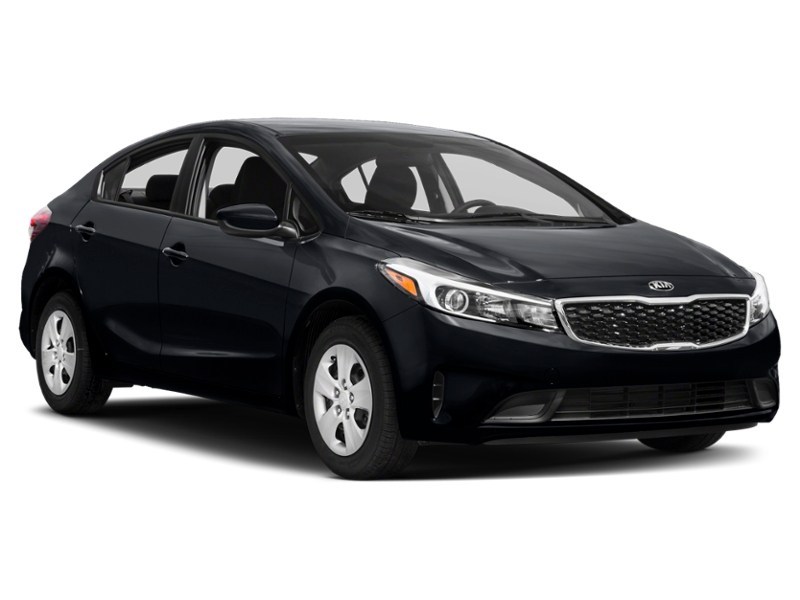 2017 Kia Forte 4dr Sdn Auto LX Exterior Shot 9