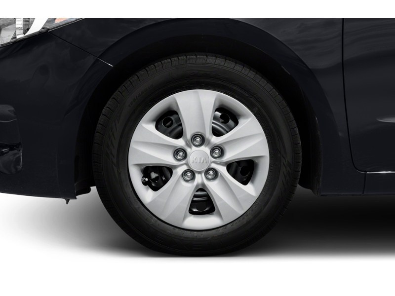 2017 Kia Forte 4dr Sdn Auto LX Exterior Shot 5