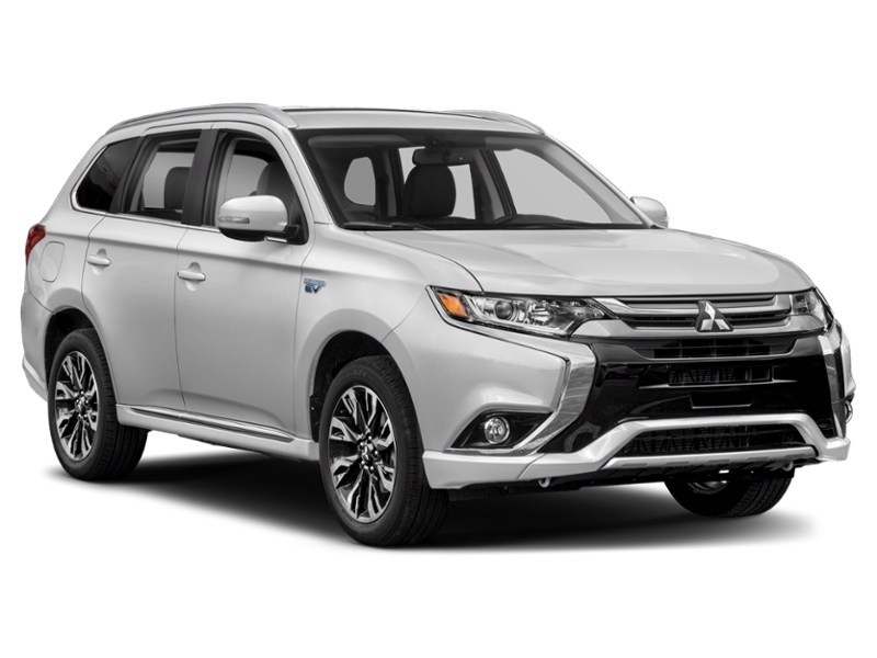 2018 Mitsubishi Outlander Plug-In Hybrid SE Touring S-AWC Exterior Shot 9