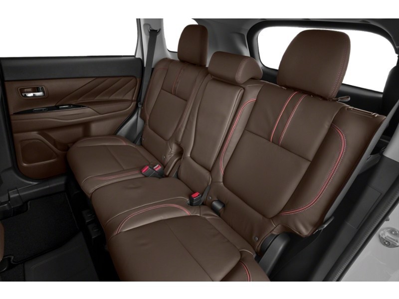 2018 Mitsubishi Outlander Plug-In Hybrid SE Touring S-AWC Interior Shot 5