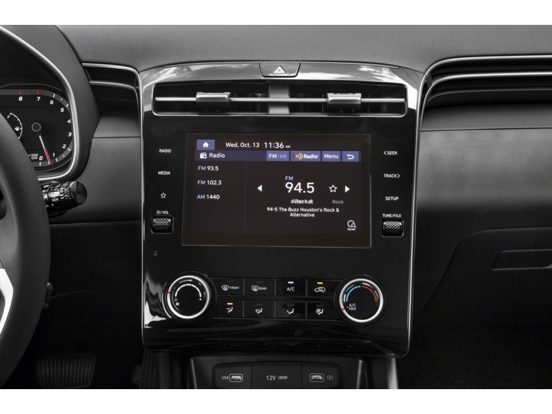 2022 Hyundai Tucson Essential FWD Interior Shot 2