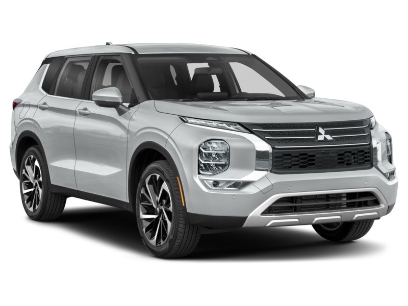 2024 Mitsubishi Outlander SE S-AWC Exterior Shot 8