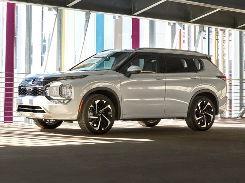 2023 Mitsubishi Outlander NOIR OEM Shot 2
