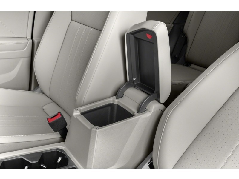 2023 Volkswagen Tiguan Comfortline R-Line Black Edition 4MOTION Interior Shot 7