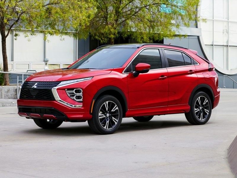 Ottawa's New 2024 Mitsubishi Eclipse Cross ES Model Information and