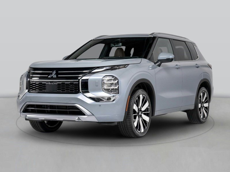 2025 Mitsubishi Outlander LE OEM Shot 1