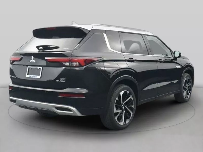 2025 Mitsubishi Outlander Plug-In Hybrid ES OEM Shot 3