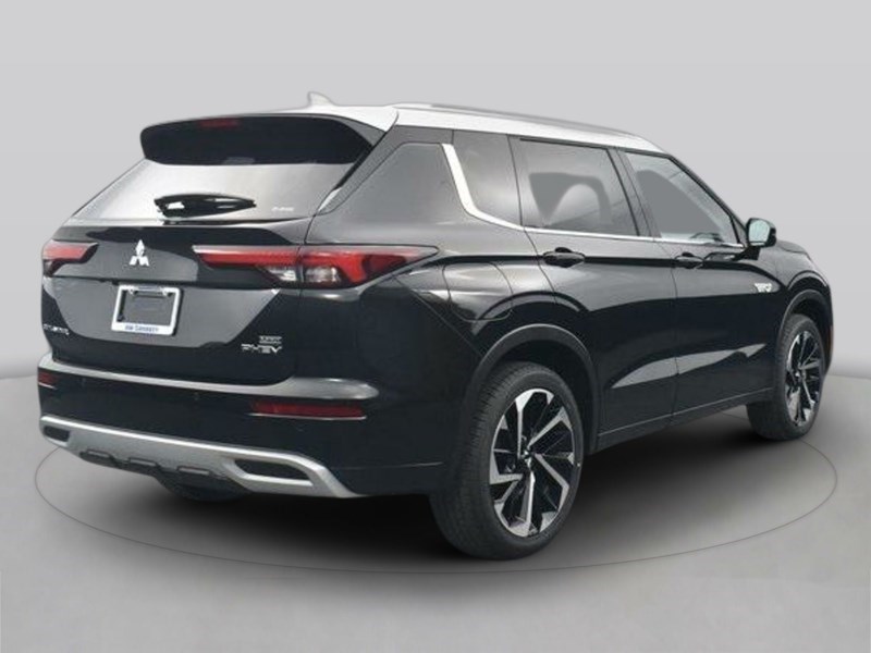 2026 Mitsubishi Outlander Plug-In Hybrid GT S-AWC OEM Shot 3