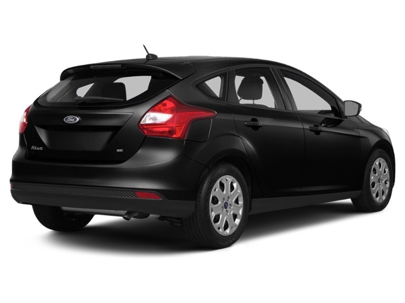 Tuxedo Black Metallic 2014 Ford Focus 5dr HB SE exterior